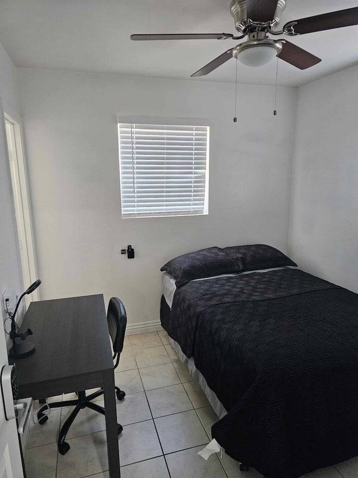 Modern Room with a Desk in Phoenix